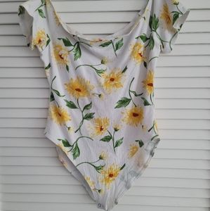 Forever 21 Floral Bodysuit Size M